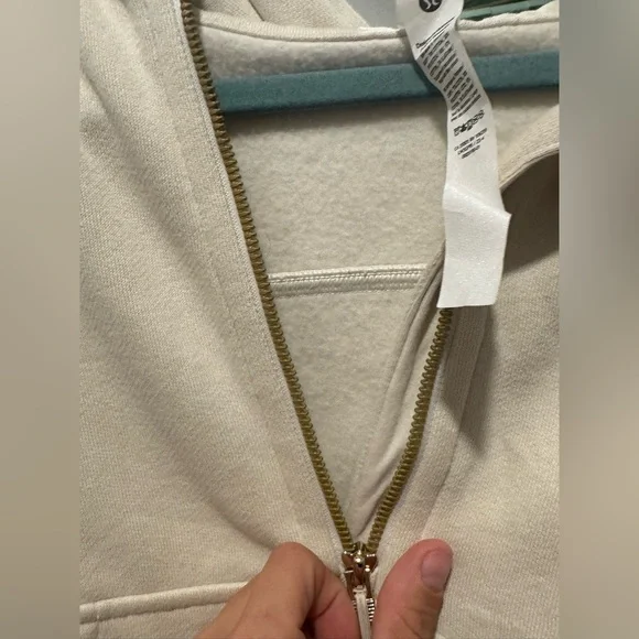 Lululemon Bone/Gold Scuba - Picture 3 of 4